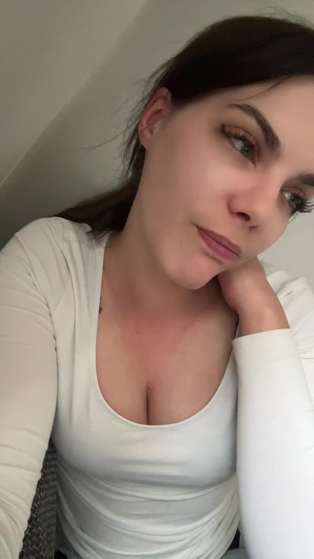 @KᗩTᕼᗩᖇIᑎᗩ 💟