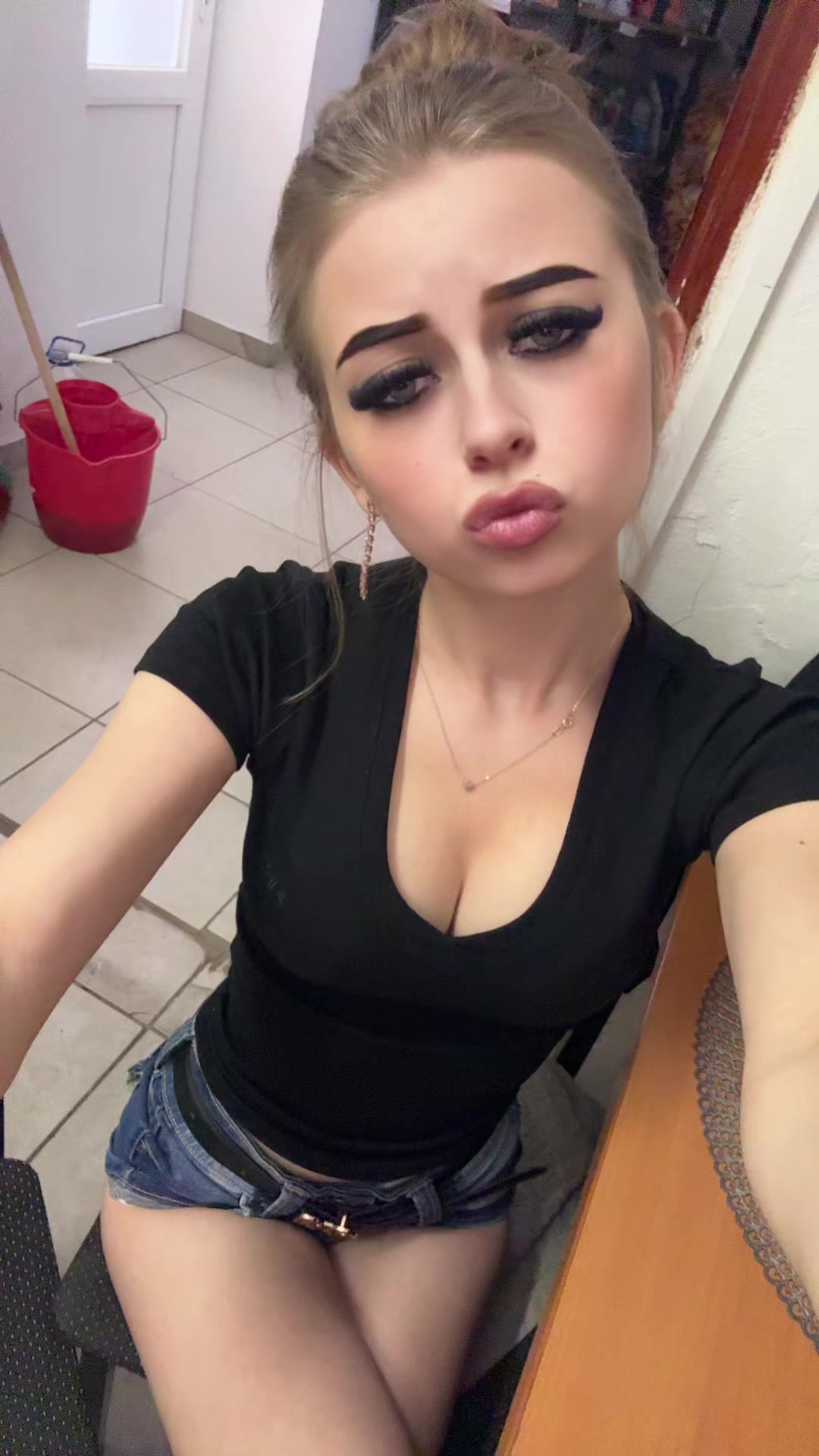 @Lili&agrave;na szem&eacute;lyesen🐆😝