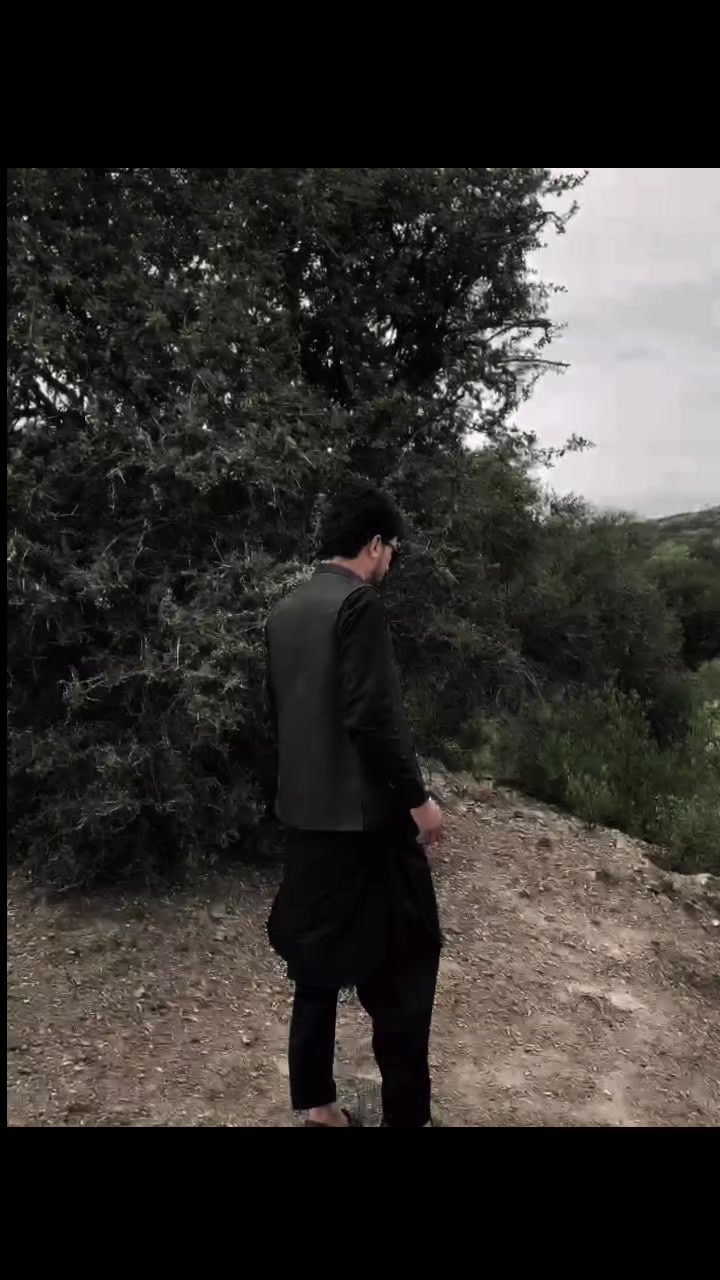 @𝑆 𝐾 𝔸𝕗𝕣𝕚𝕕𝕚 👑🥀