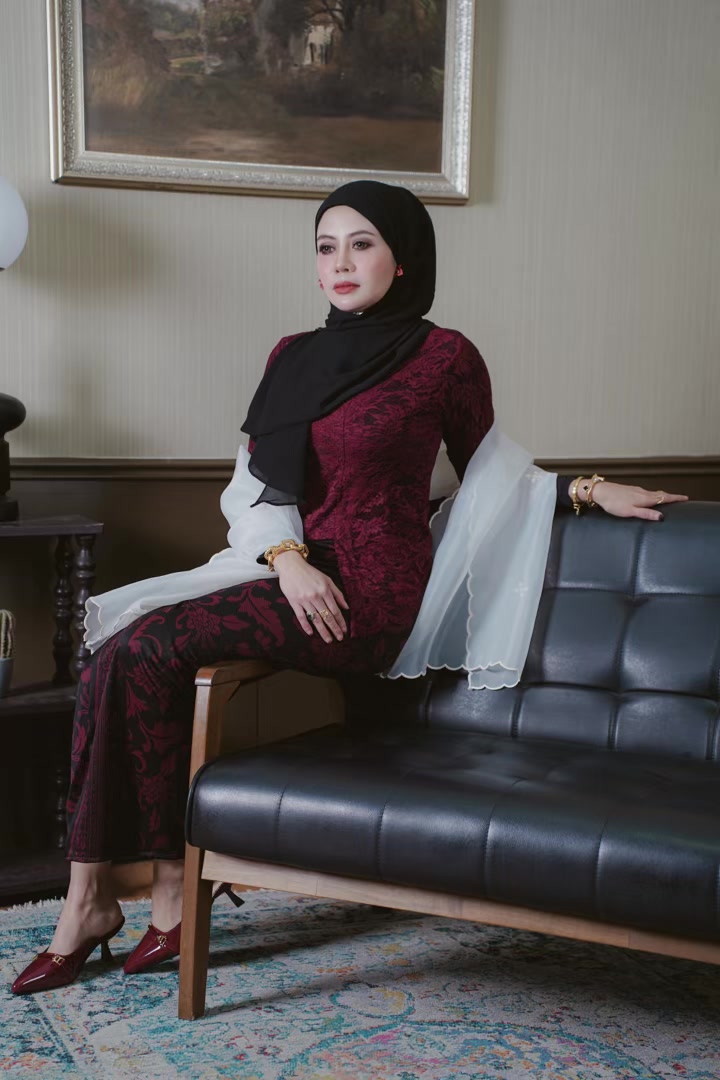@Ms Izza Zubir