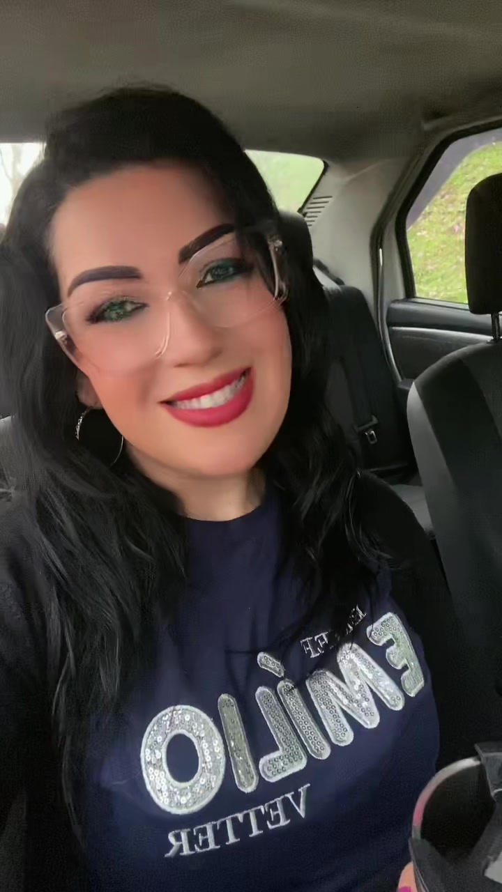 @M&ocirc;nica