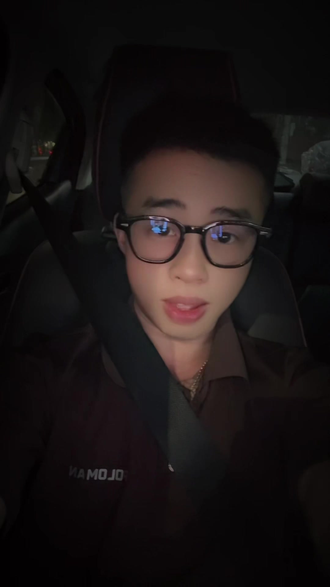 @Kh&aacute;nh &Aacute;o Nịt Tomboy Trans