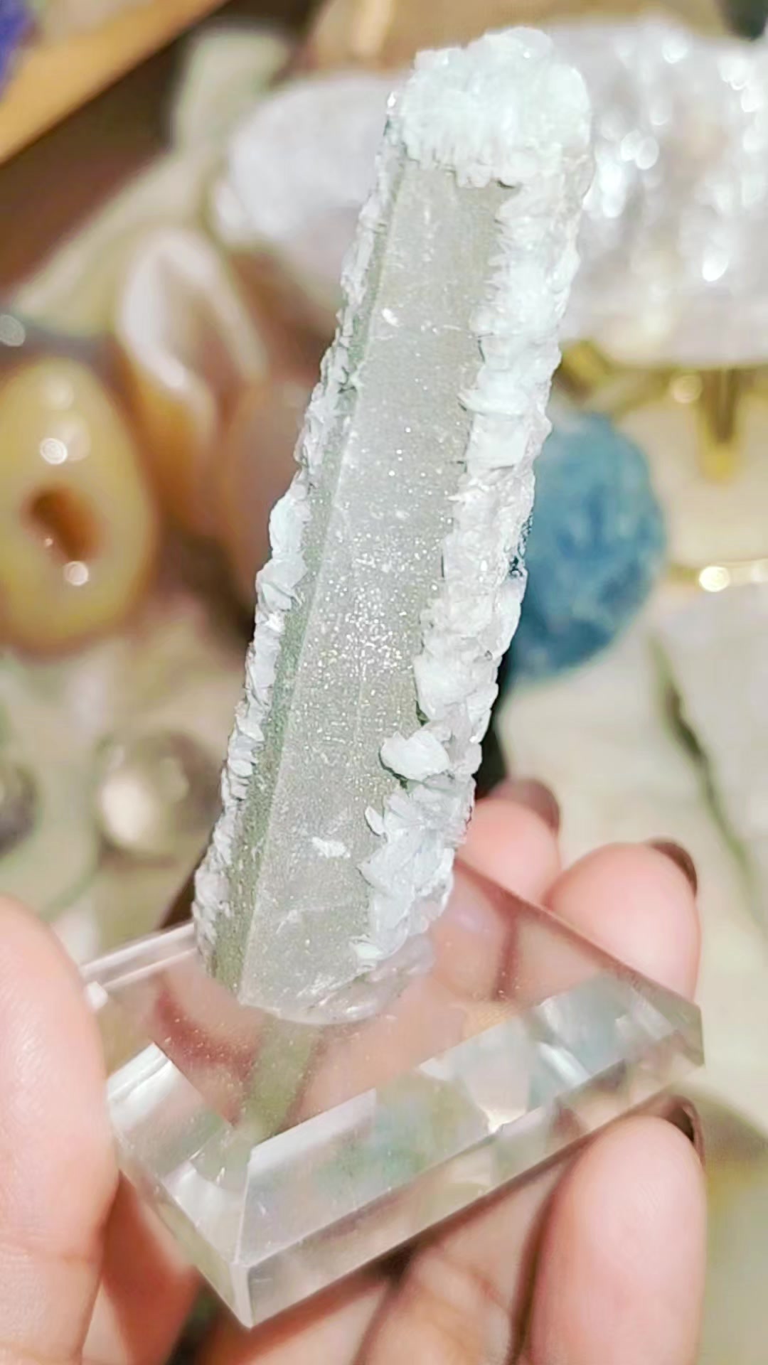 @IlovecrystalsAndstones