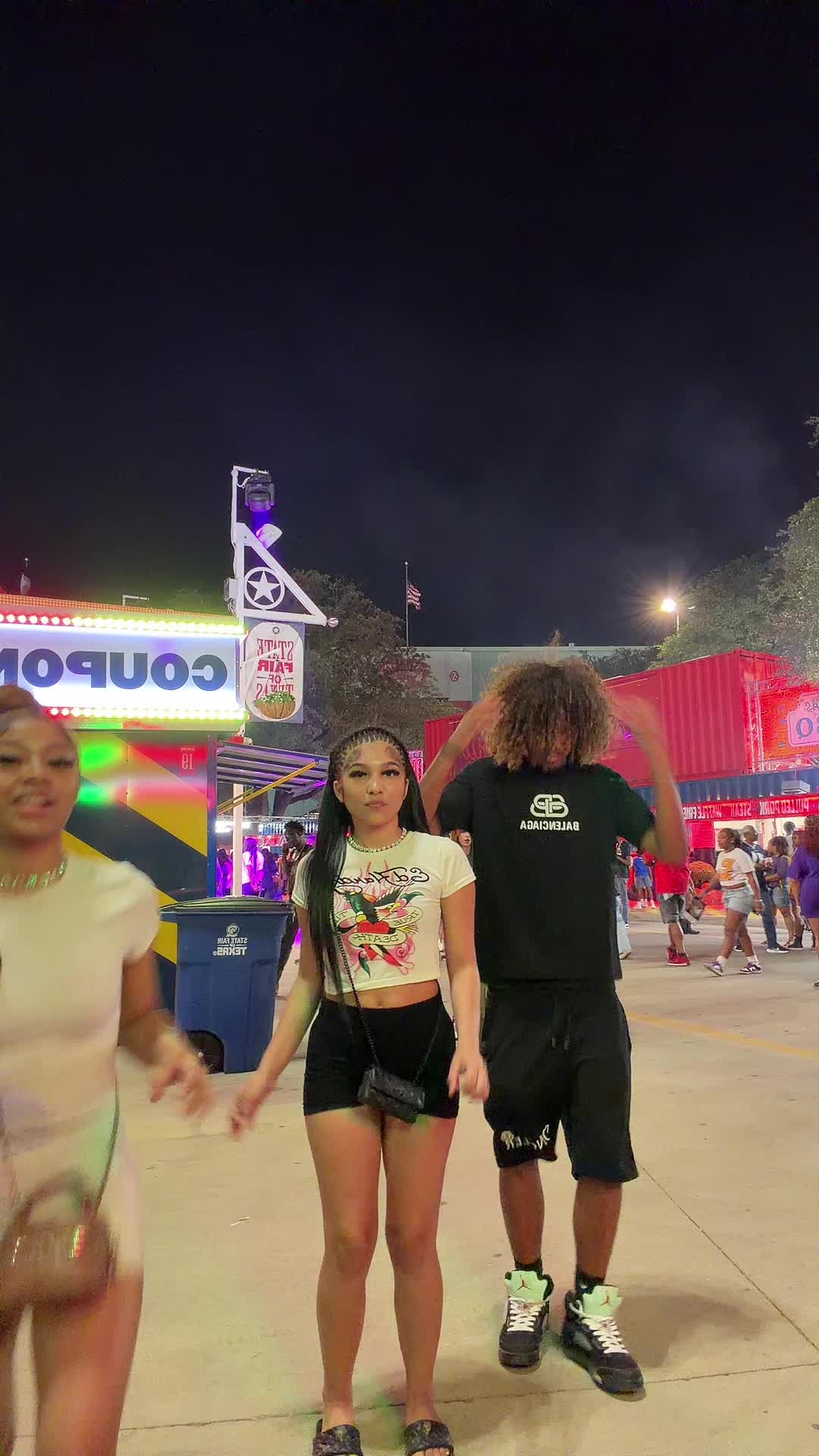 @D E E ๐ค