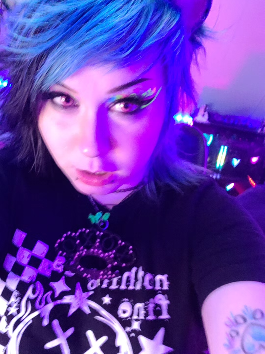 @Rainbow🏳️🌈Artist/Streamer🍃
