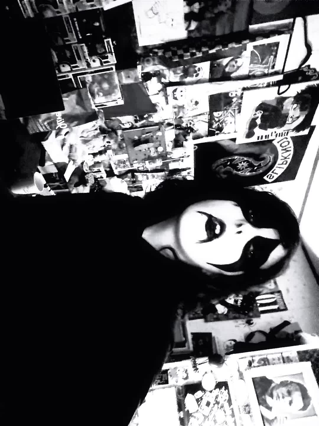 @Roger O’Donnell #1 fan📼🪱
