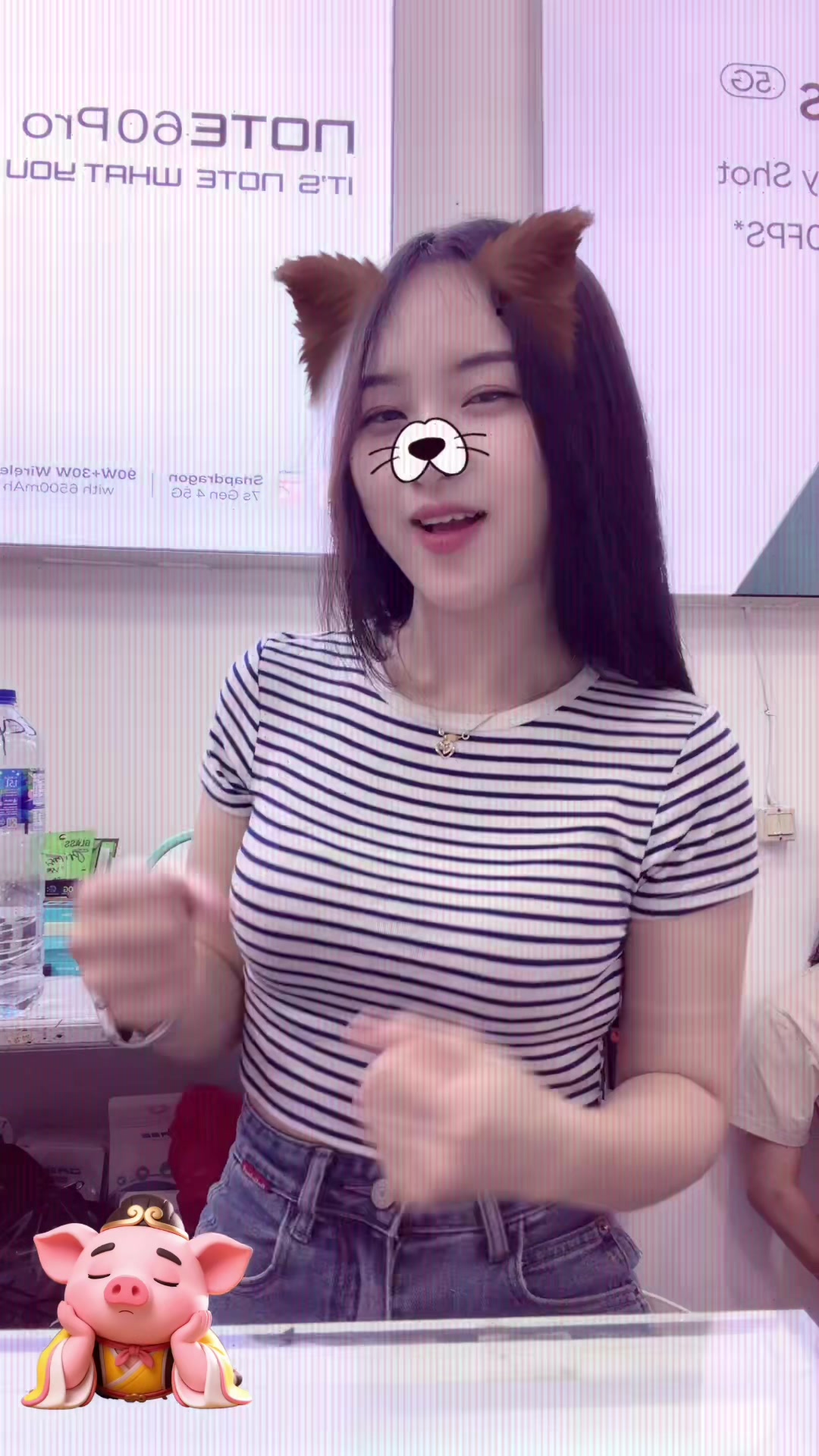 @E c y