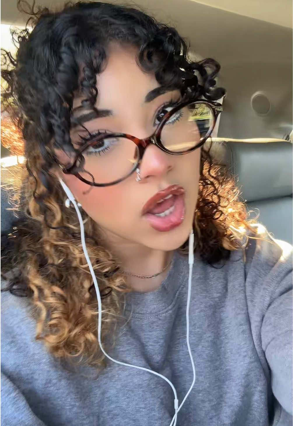 @⋆˙⟡