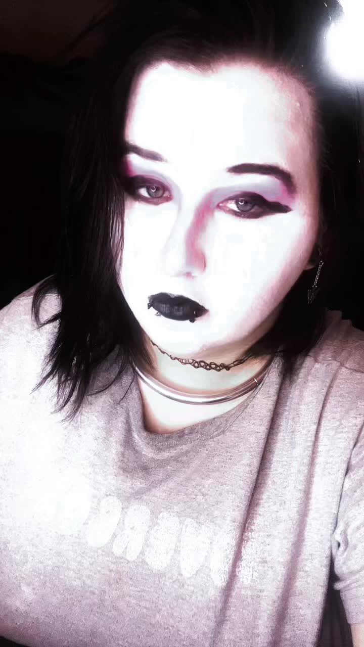 @sp00ky_treats