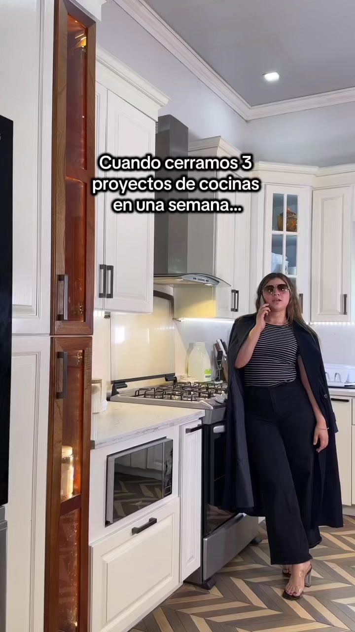@Luxury&ensp;Kitchens