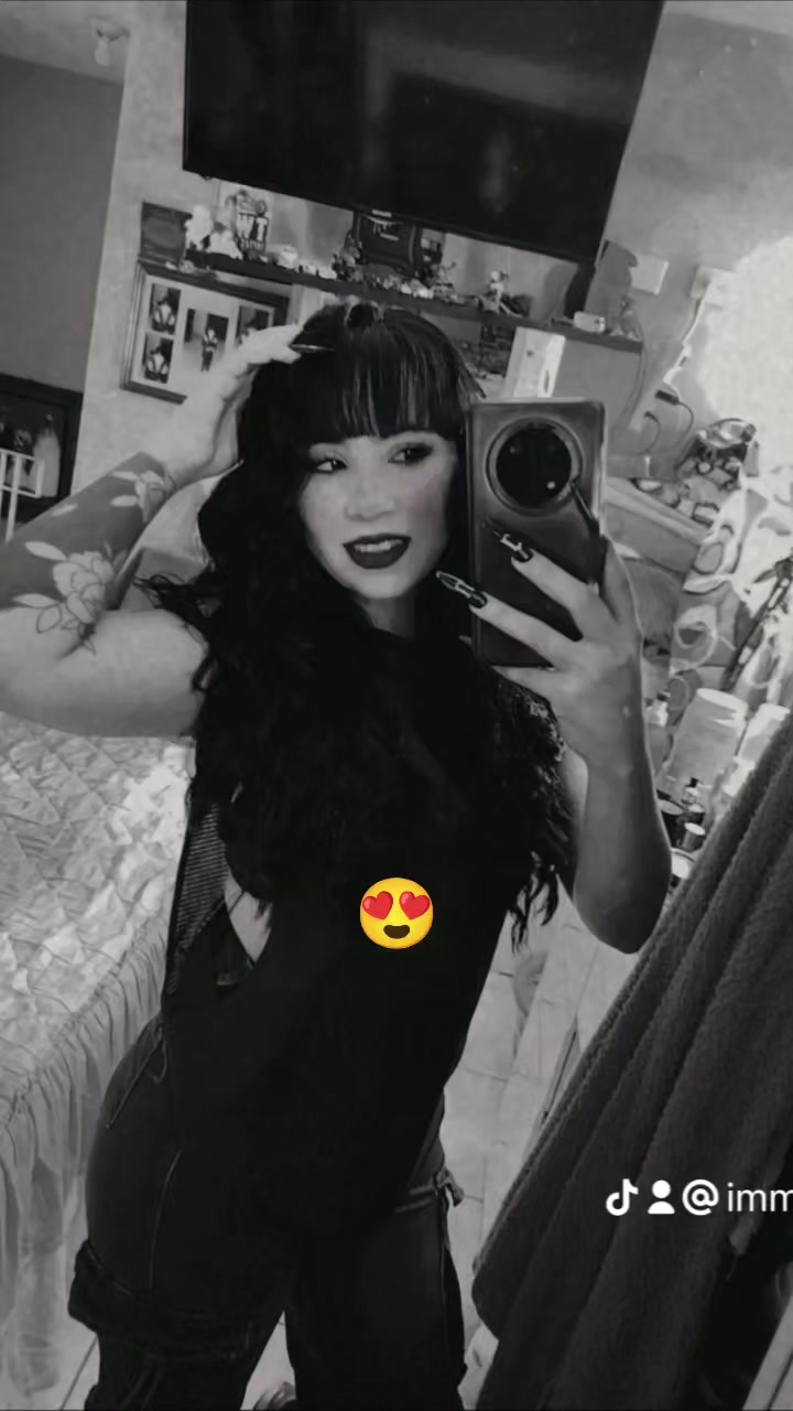 @Alma DM🍒🖤