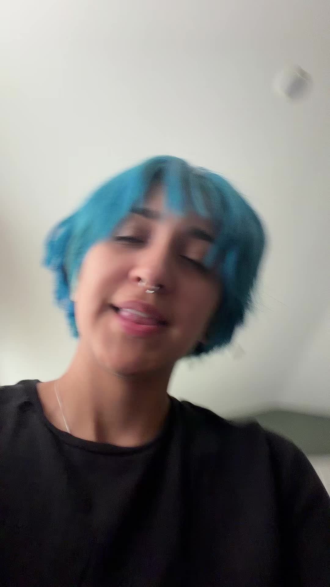 @Ava
