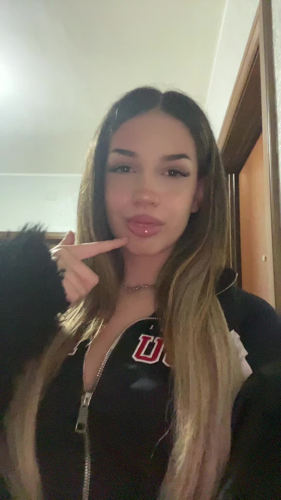 @𖣂ׁׁ