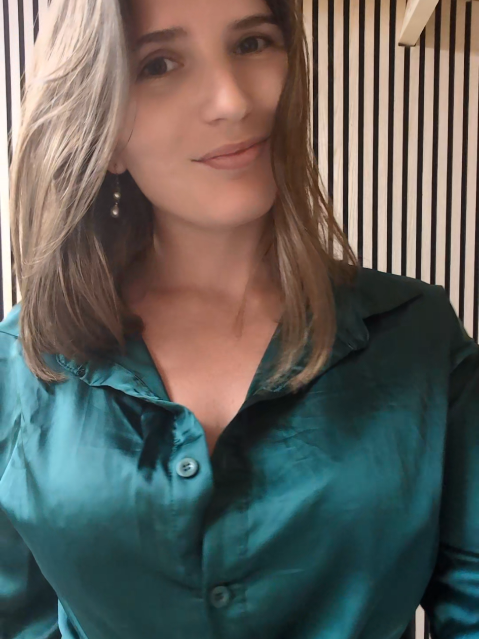 @justme-elena