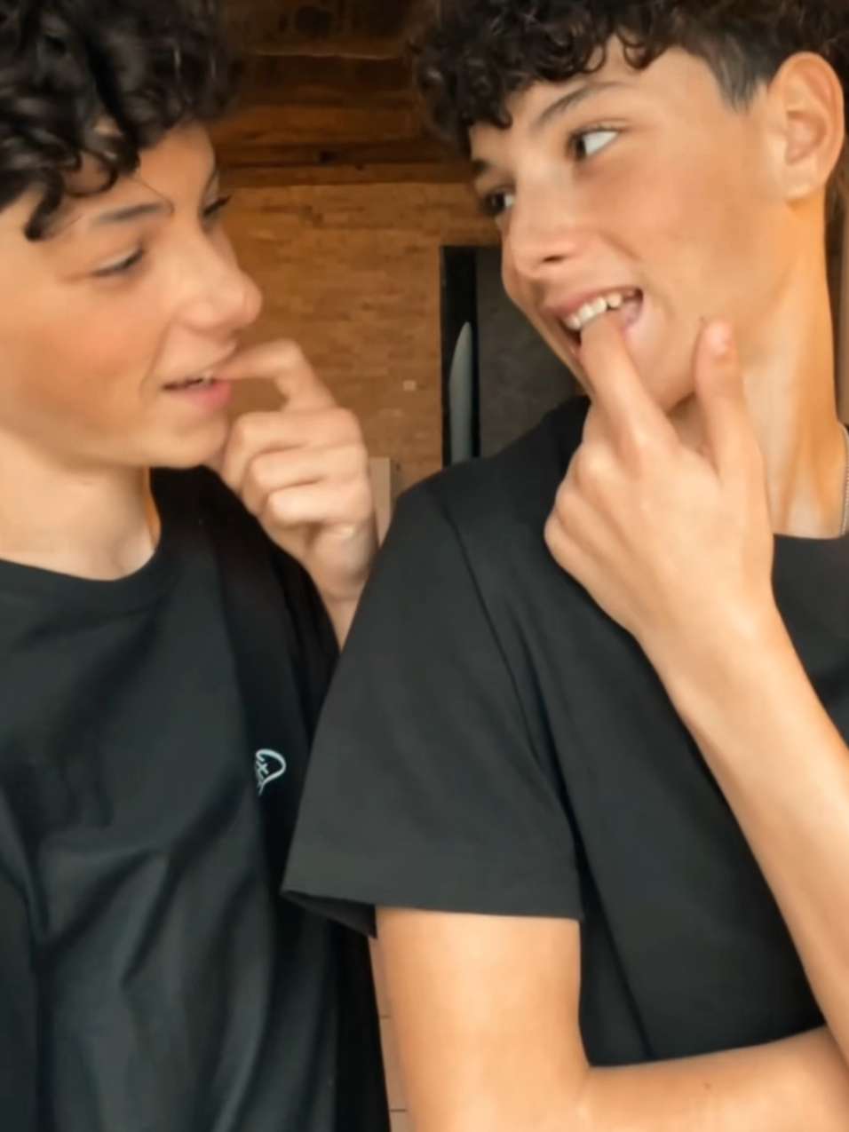 @M👅