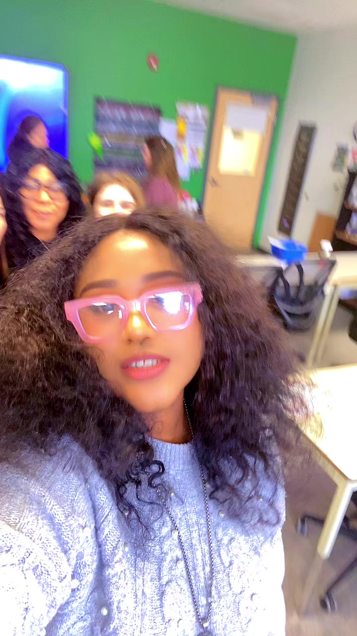 @Vanessa 🇨🇦