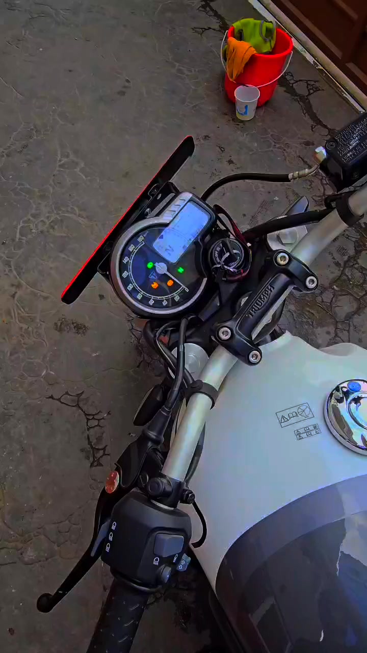 @CHIRAYU🌩🏍️