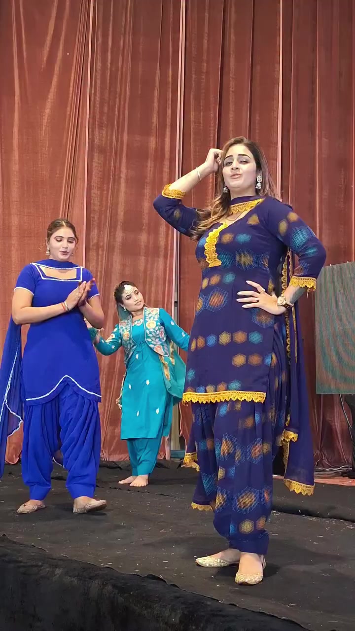 @Aj_Malika011
