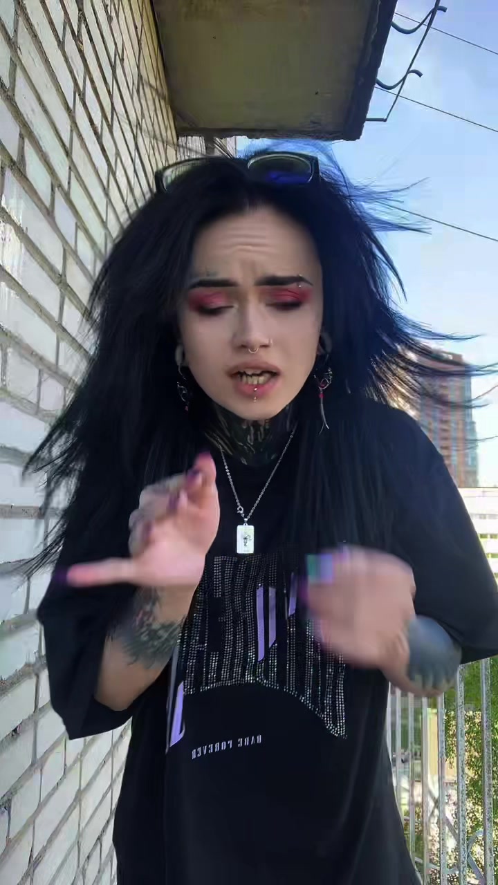 @Tsukini_suka🍅