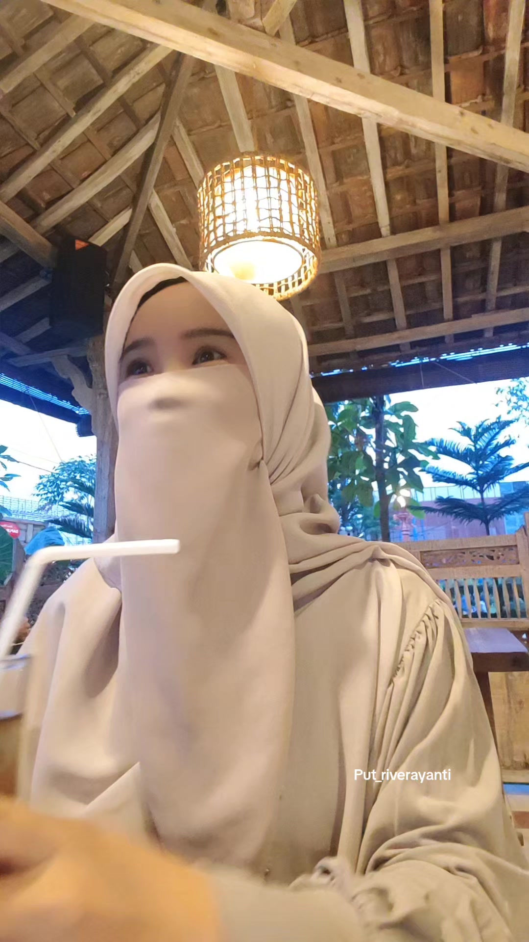 @Putriii🦋🦋