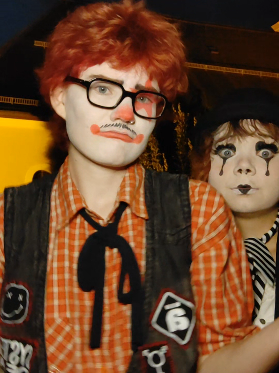 @T🤡