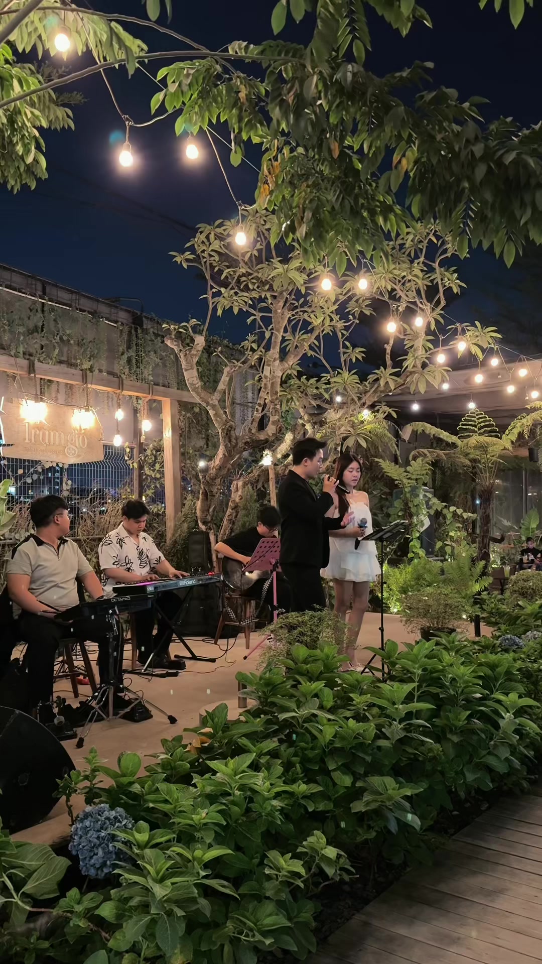 @Trạm Gió Coffee & Acoustic