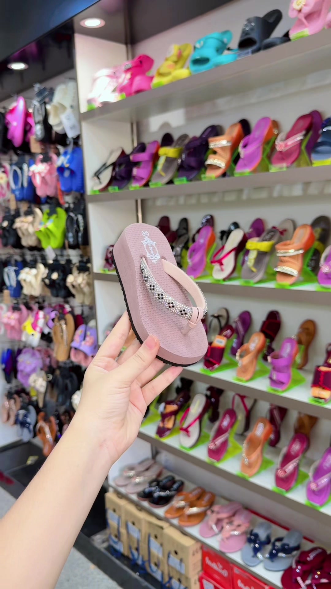 @Cherry Shoe Store