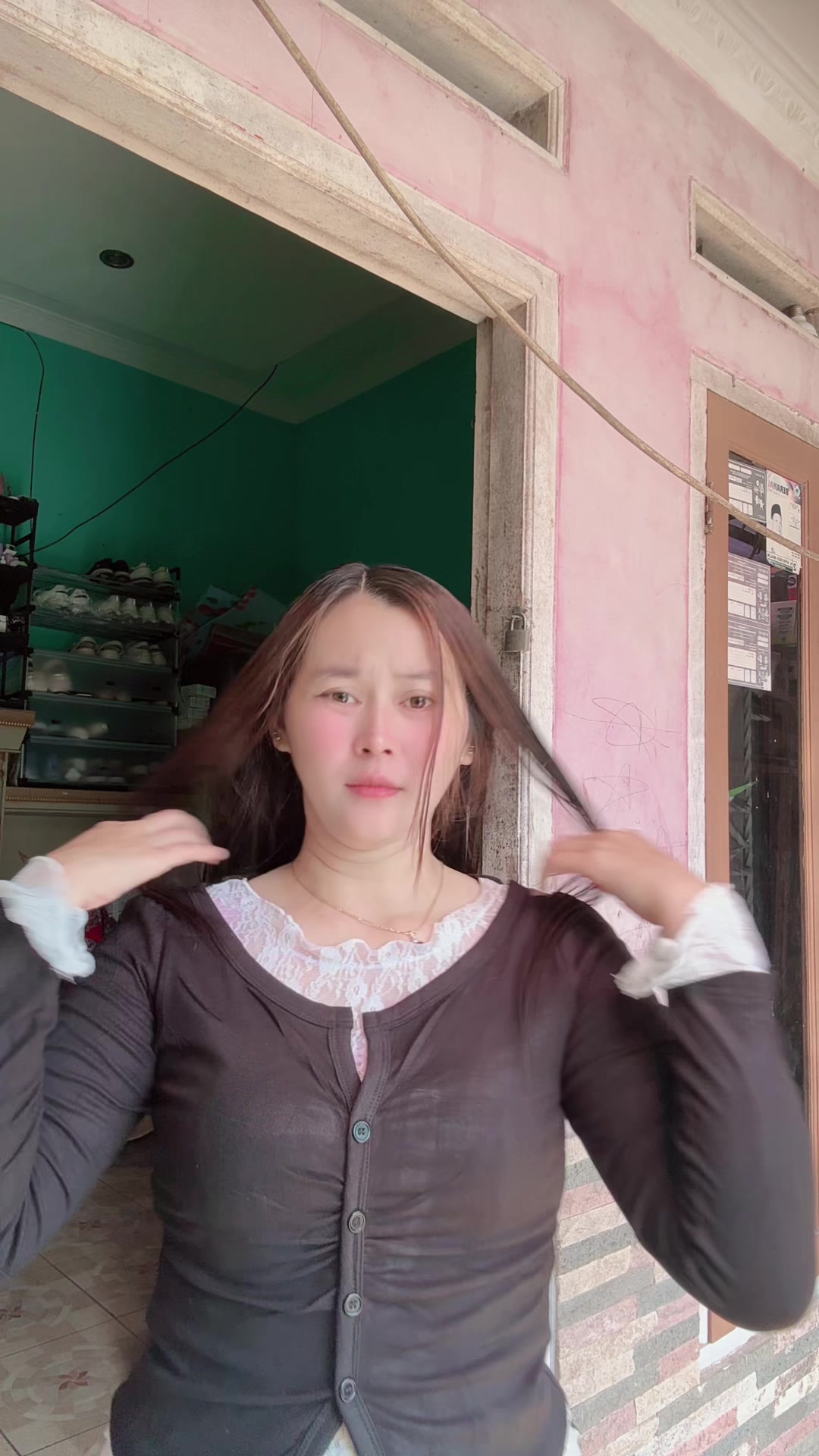 @Ayu…