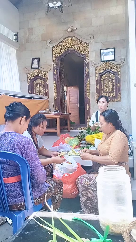 @putu_resika