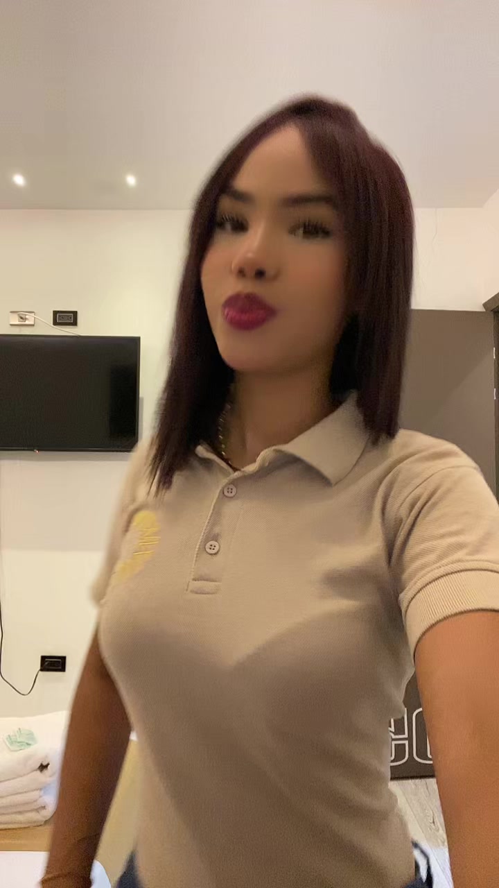 @whoisAna._