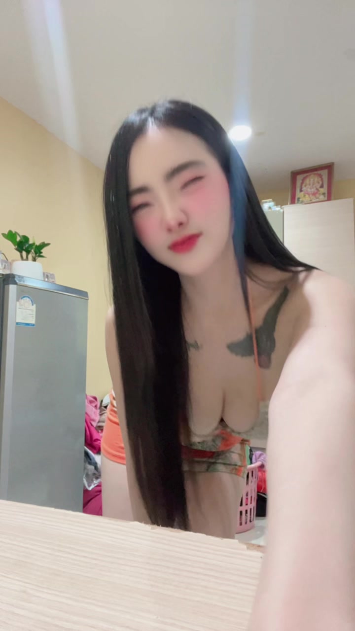 @Praewwee