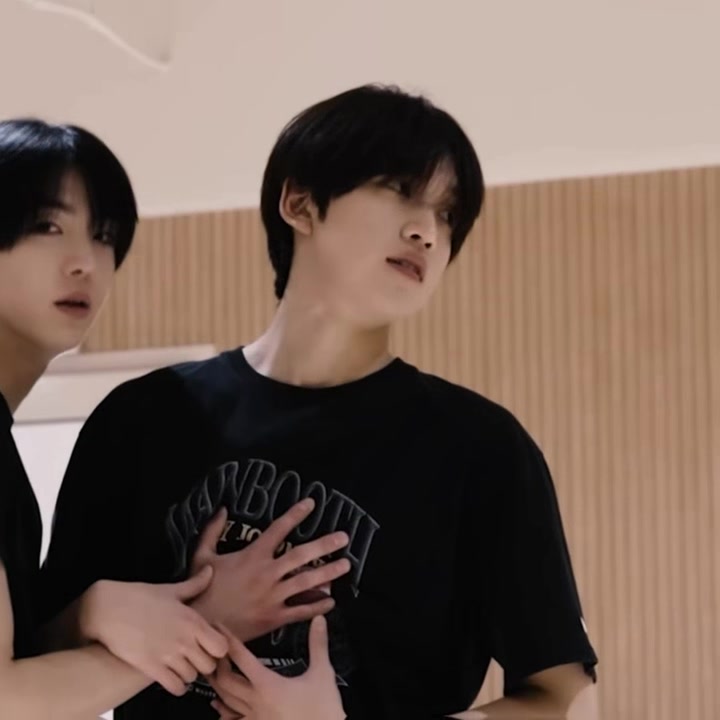 @jhely 🦈 | #1 wonbin stan !