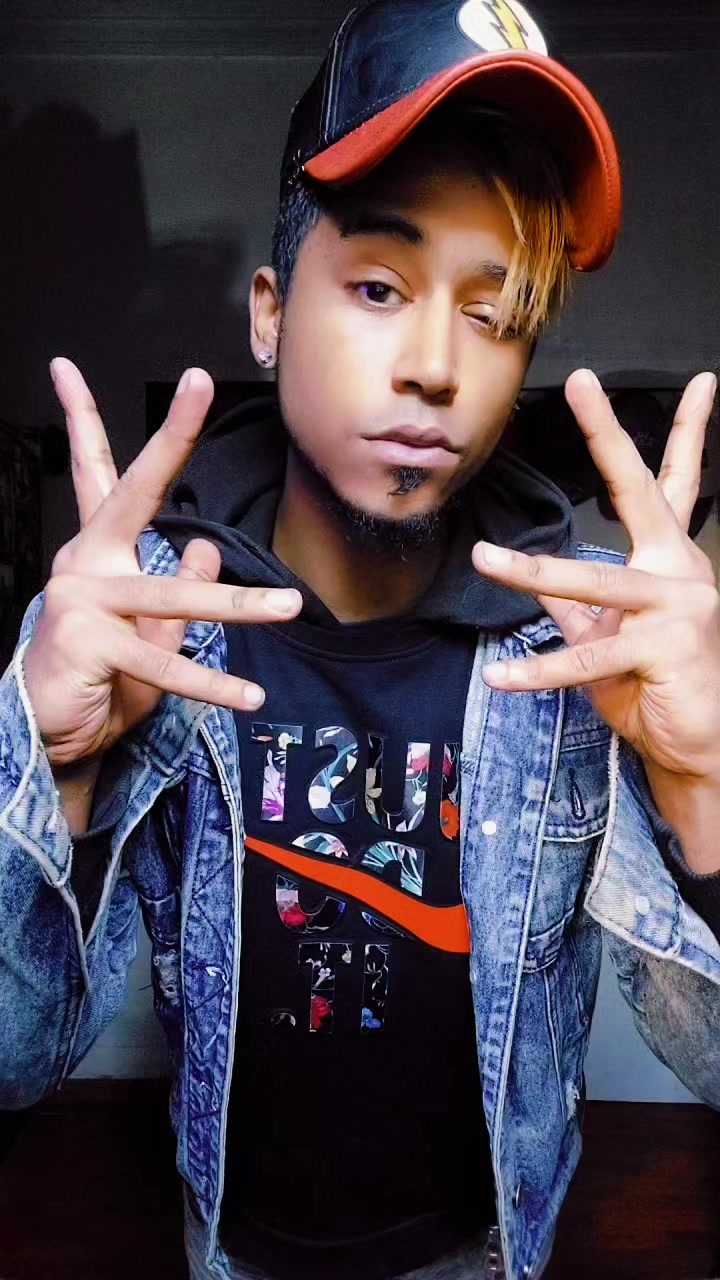@Anii🌑🐺