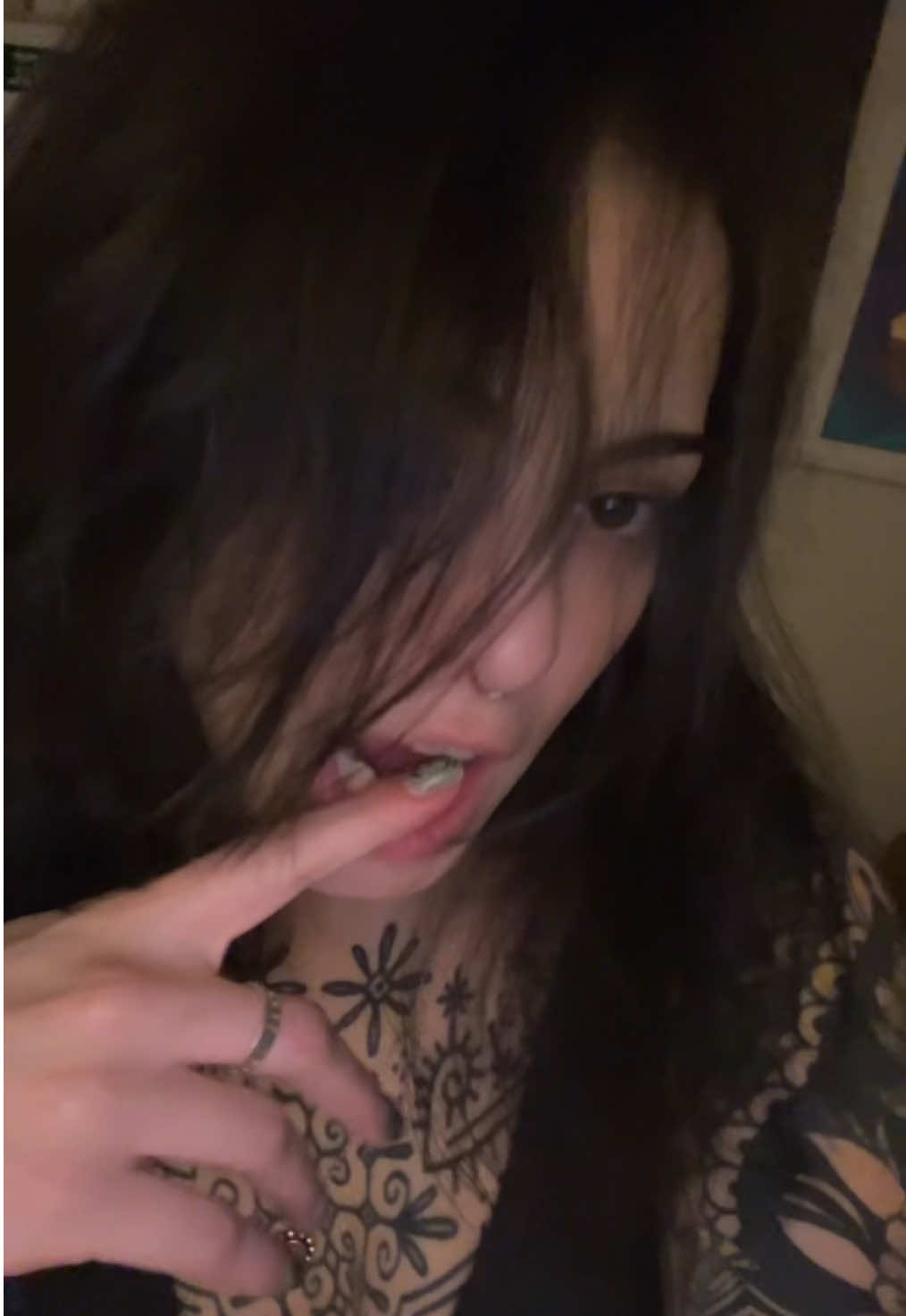 @𖡼