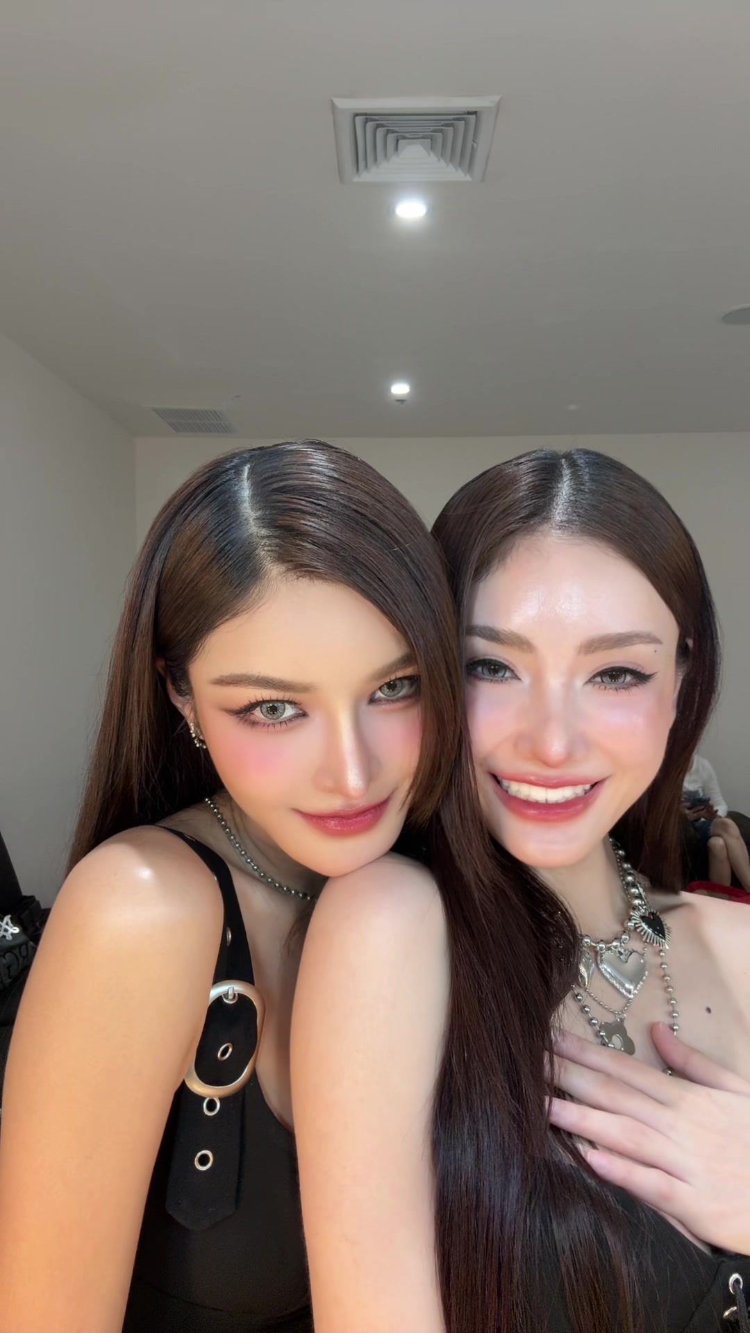 @meenaxrina