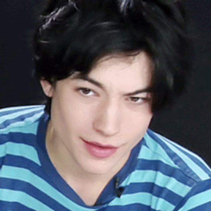 @ℋ ᥫ᭡.