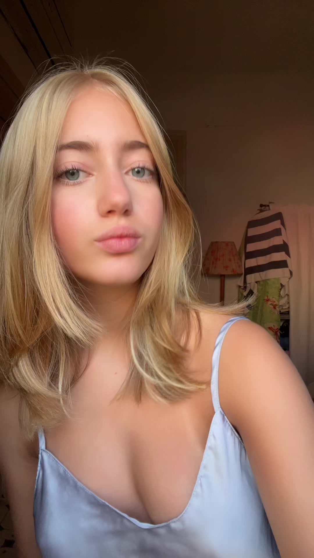 @Dumb_blonde