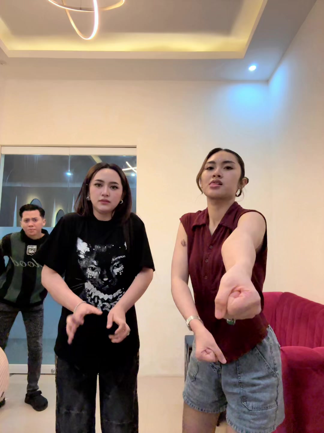 @Sabrina
