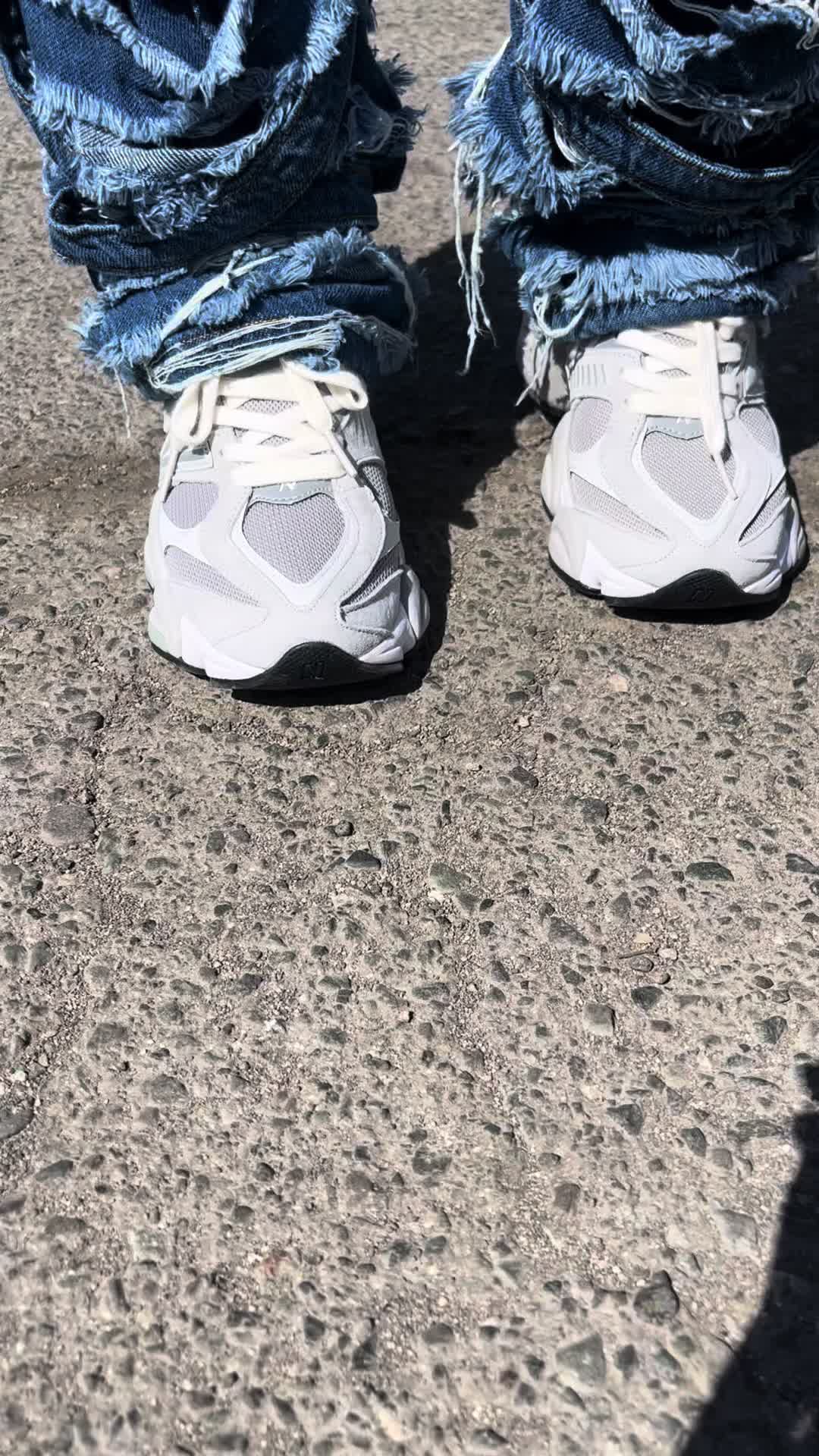 @Shan_