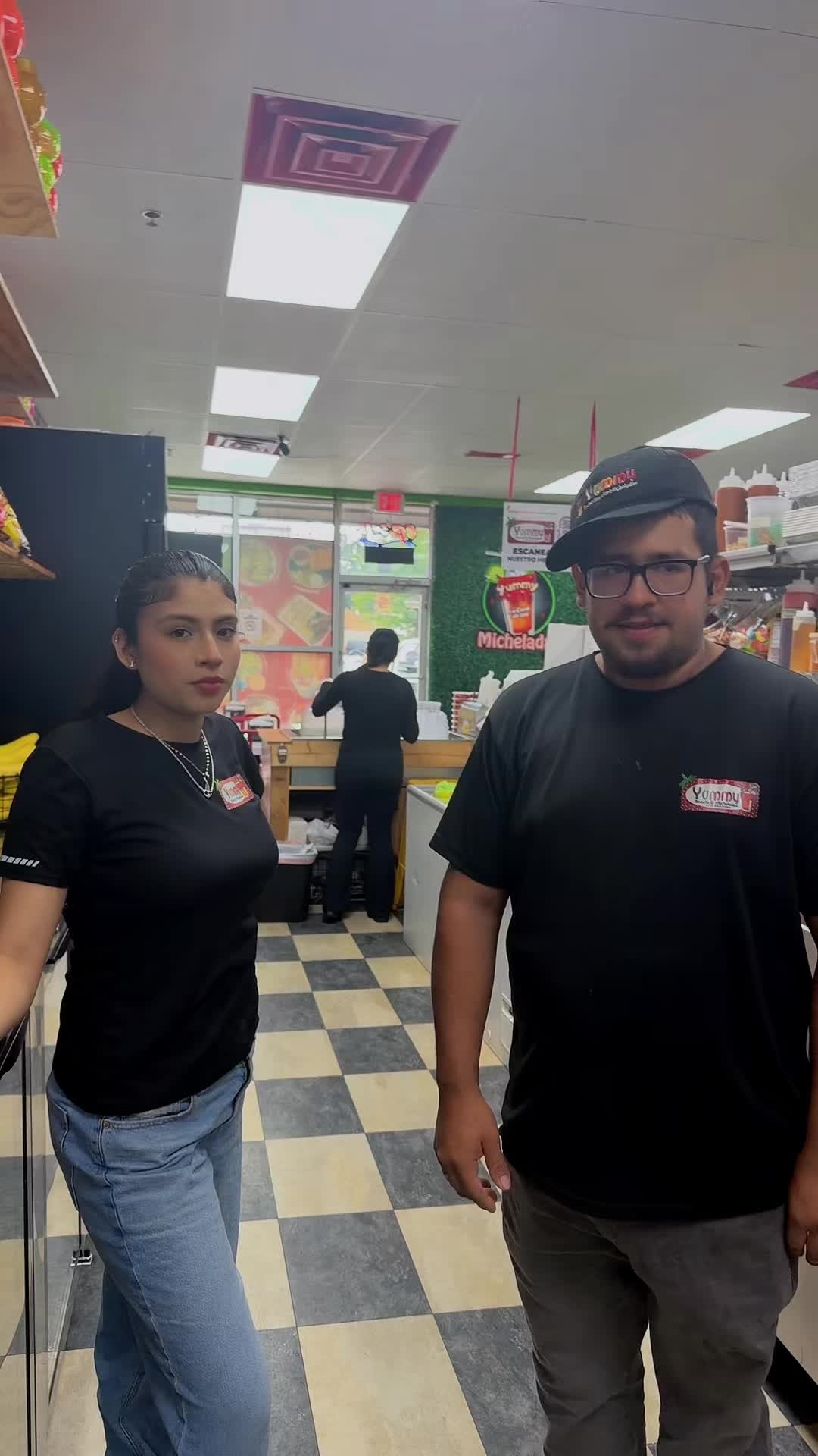 @Yummy snacks y micheladas