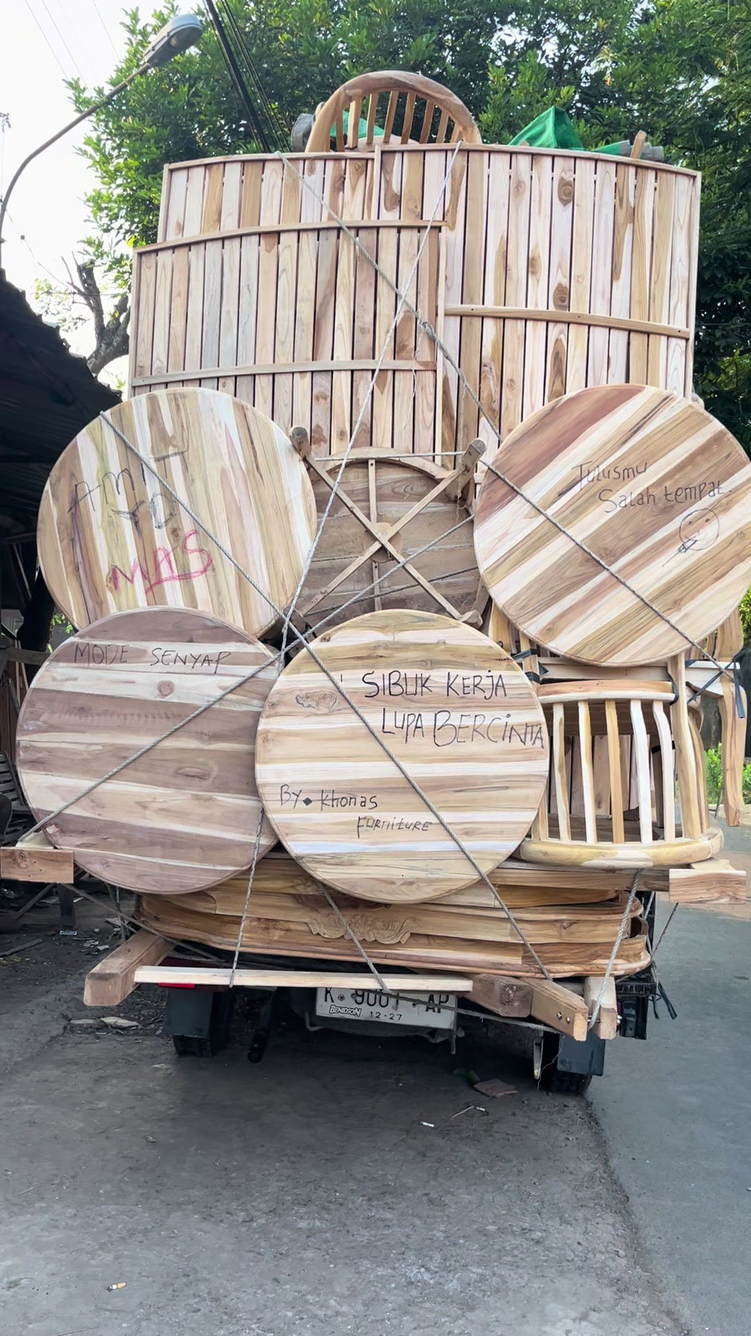 @Khonas Furniture