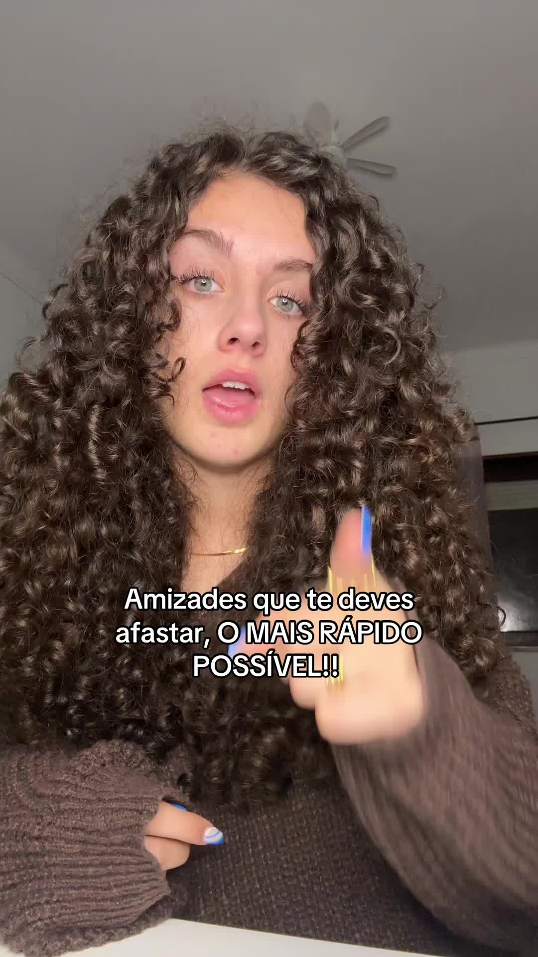 @laratorrez_