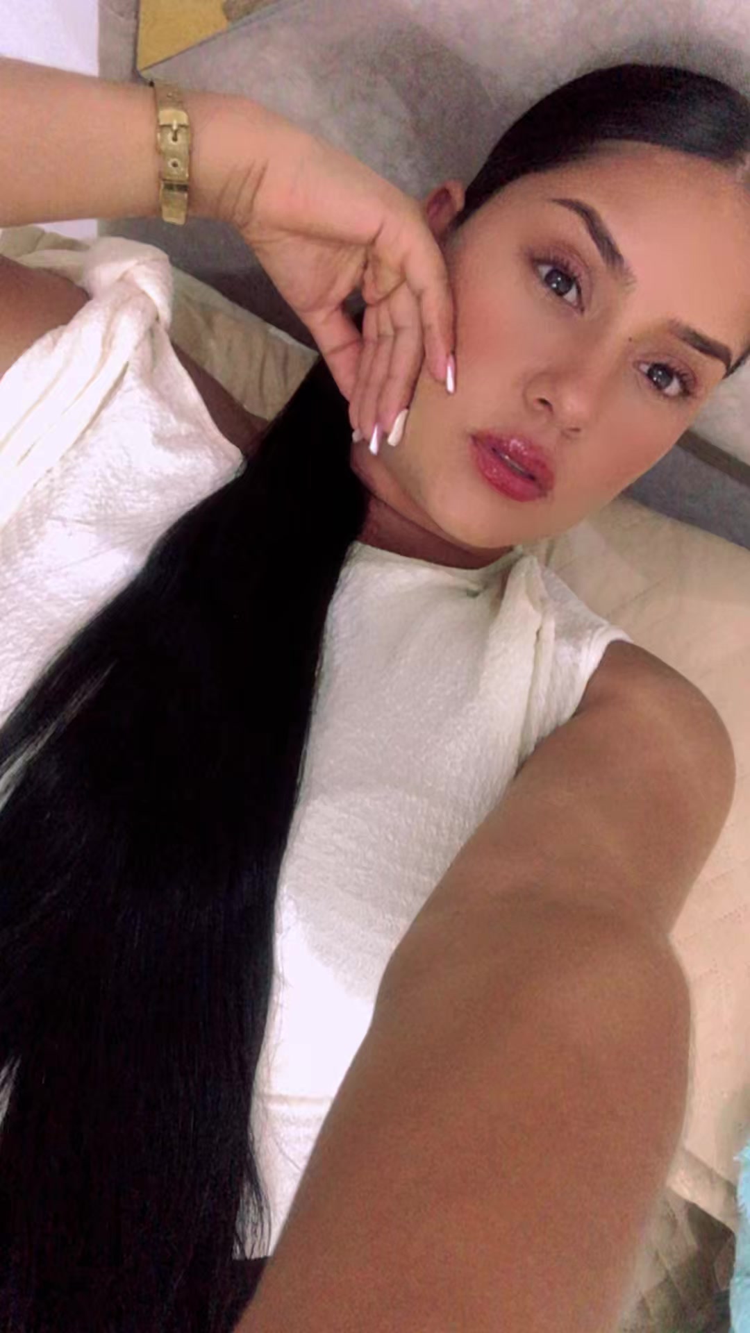 @Lorena .te sigue