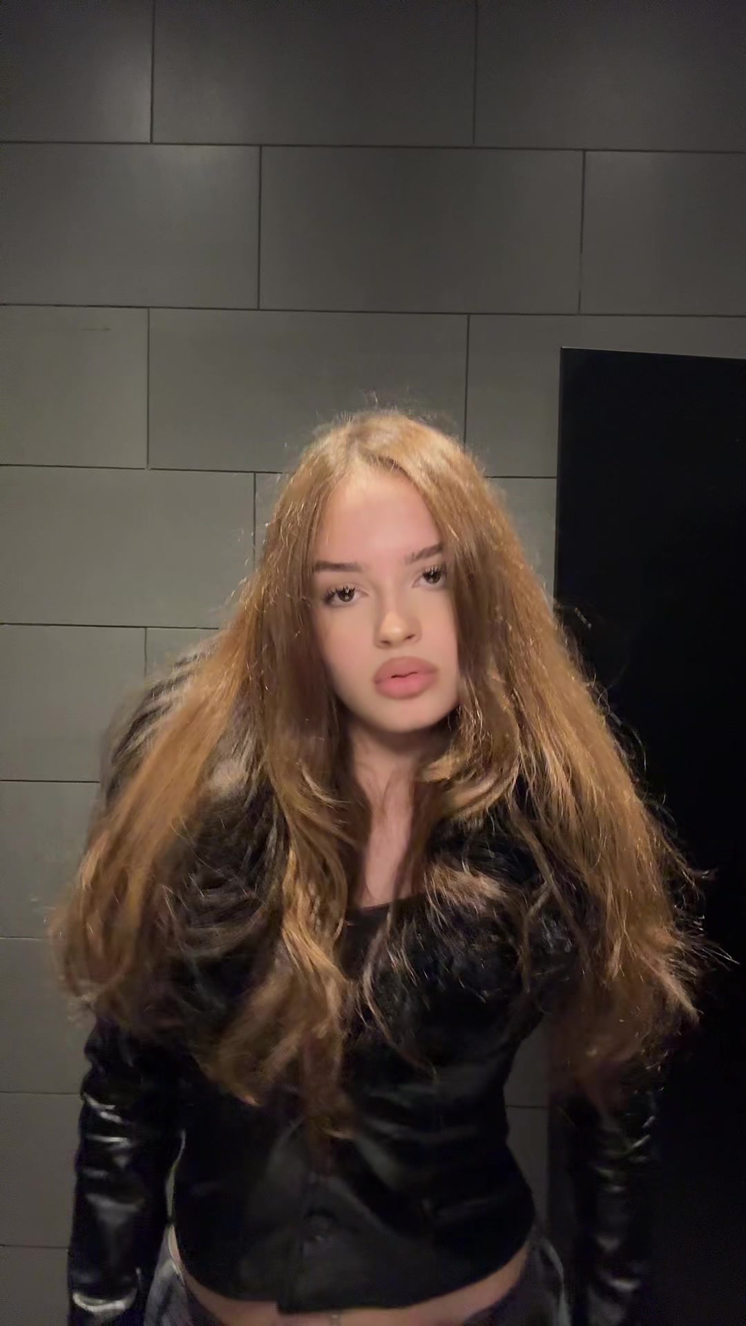 @Elaa