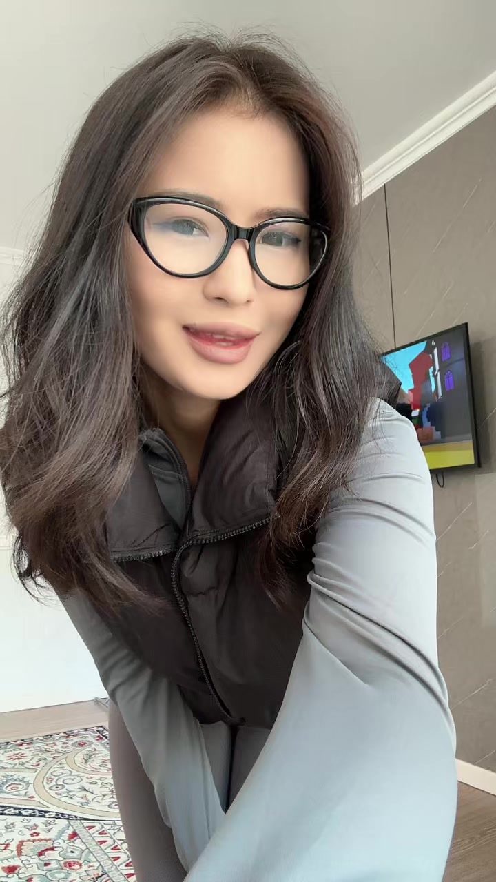 @Zhenisova_alina