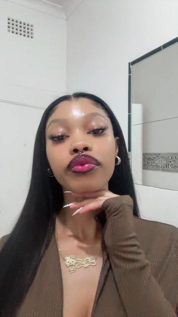 @𝓢𝓲𝔂𝓸🎀