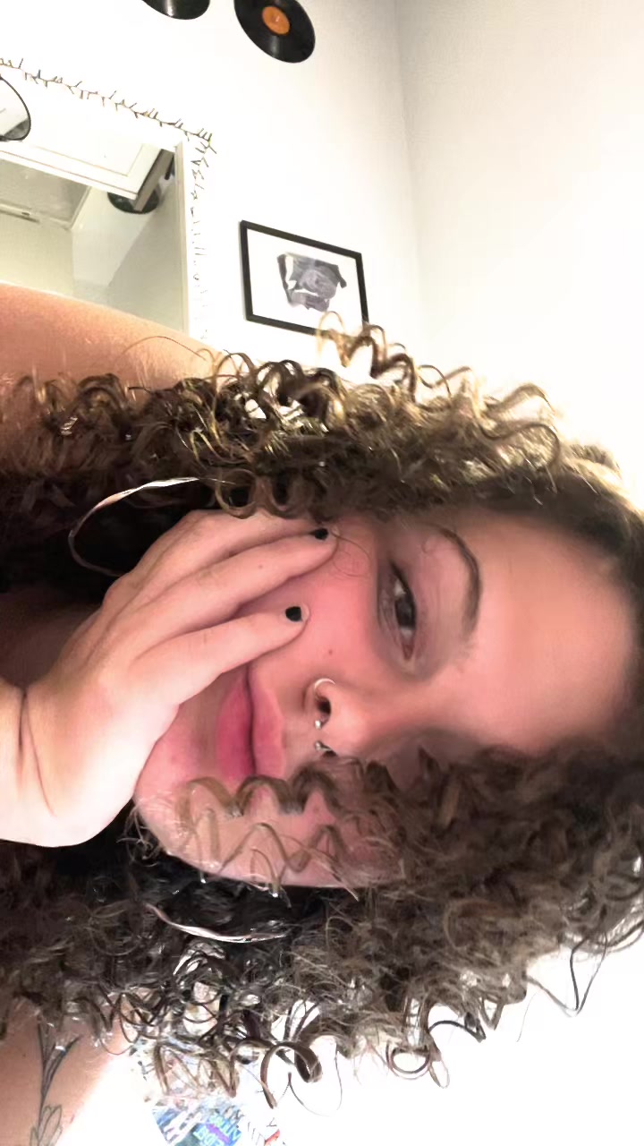 @v i v i ⚢