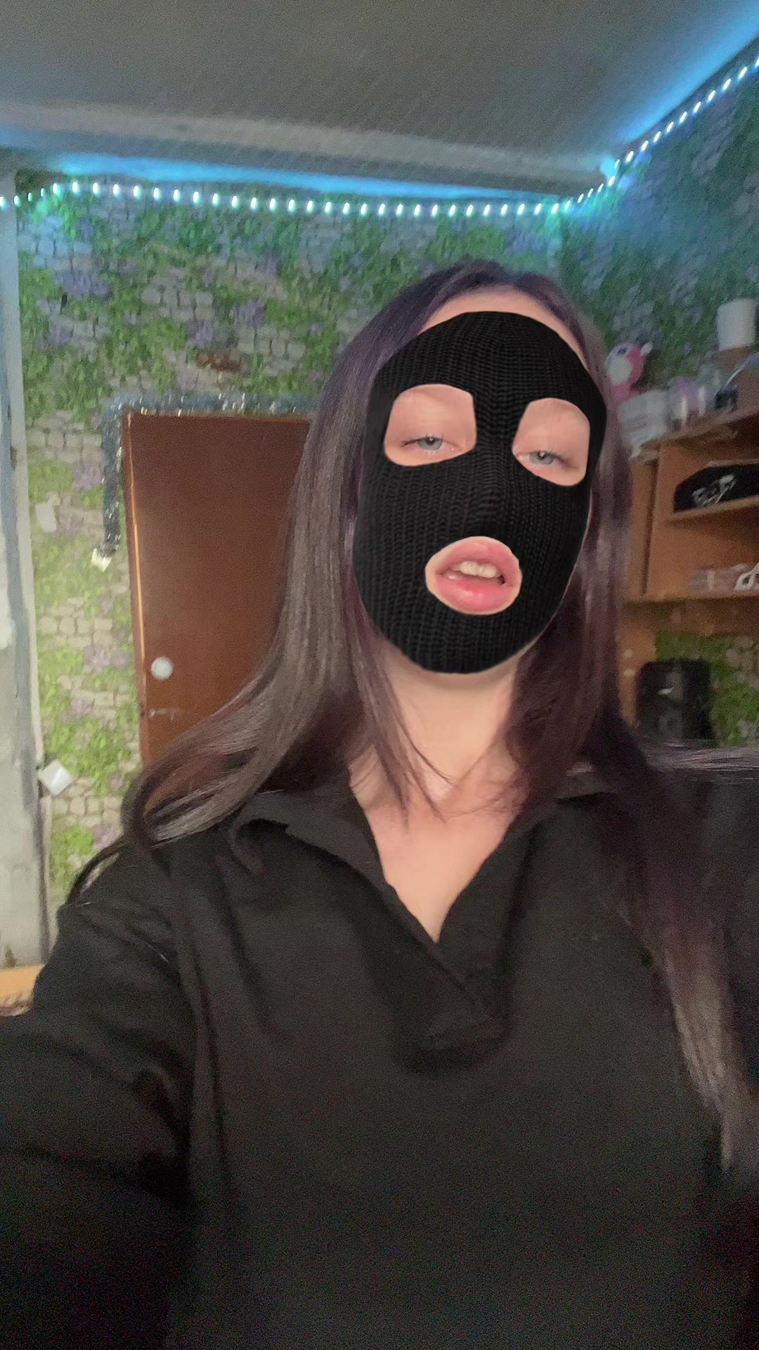 @KARINA:)