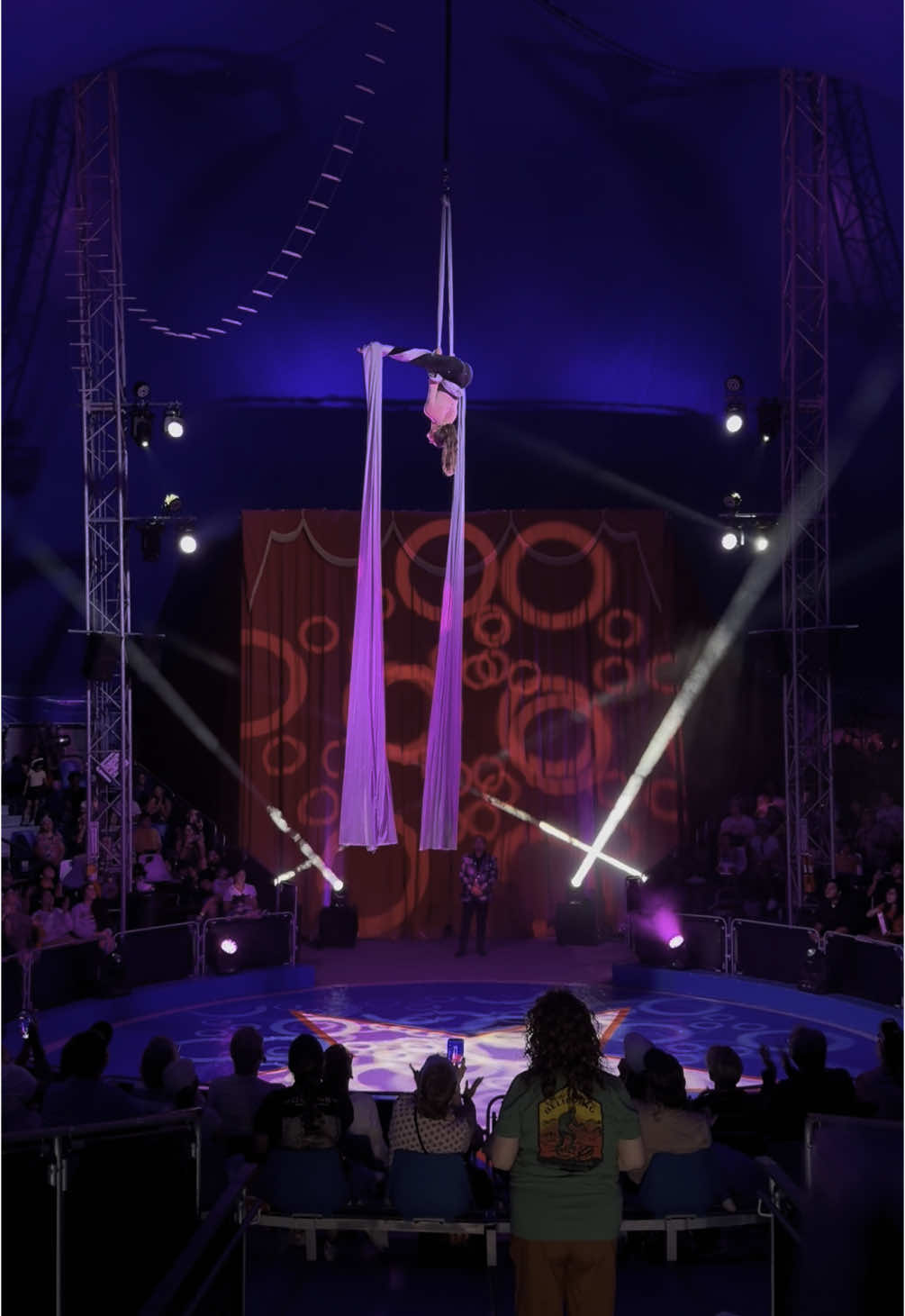 @circus.chloe
