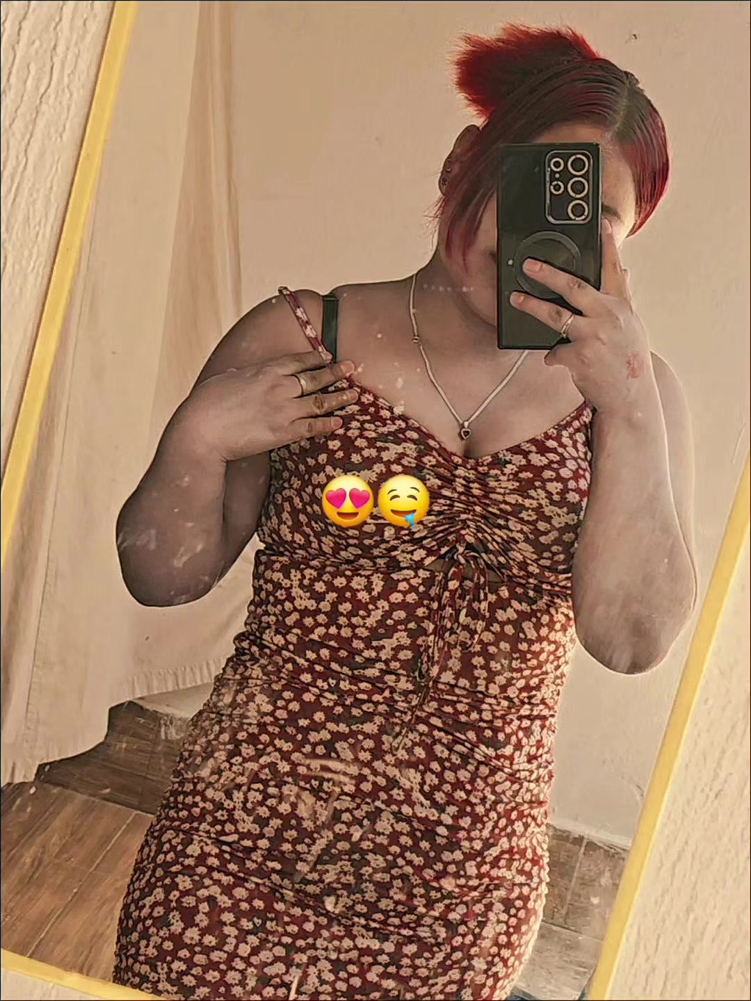 @𝕤𝕠𝕗𝕚 𝕔𝕙𝕚𝕥𝕚𝕔🖤